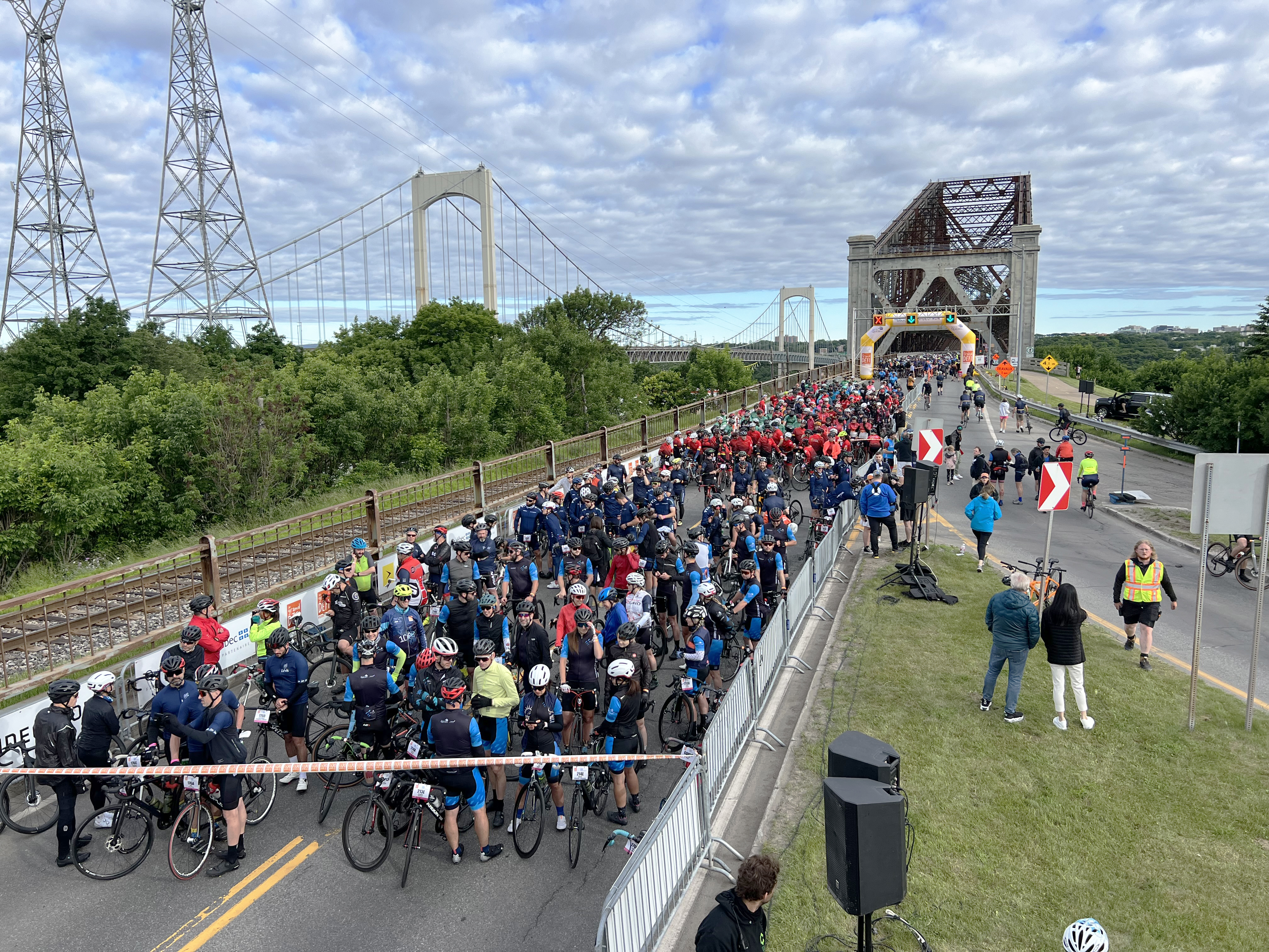 Plus de 6 000 cyclistes sur le pont de Québec
